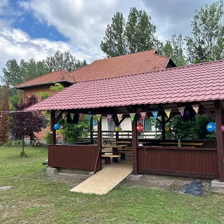 Lakeside Apartmanhaz * Soltvadkert