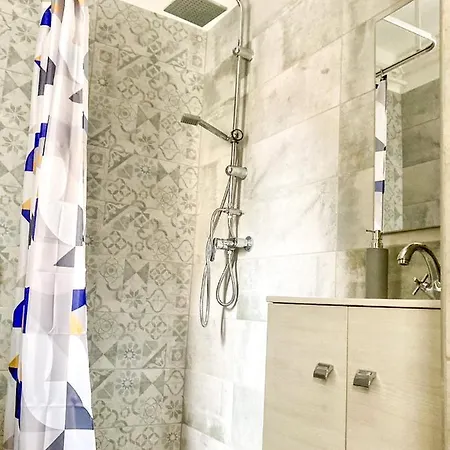 Lakeside Apartmanhaz Lejlighed *