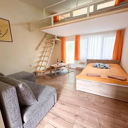 Lakeside Apartmanhaz *