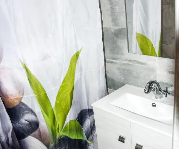 Lakeside Apartmanhaz * 숄트버드케르트