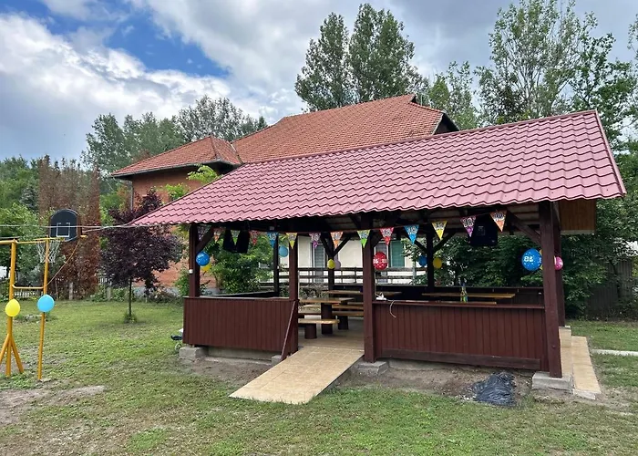 Lakeside Apartmanhaz *