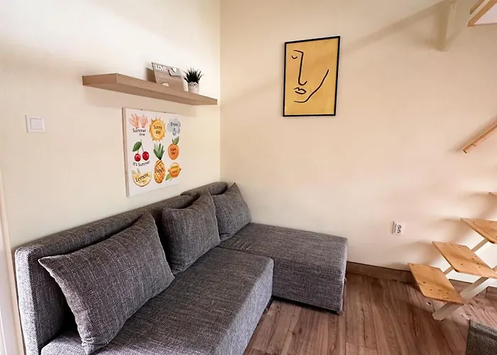 Lakeside Apartmanhaz 아파트 숄트버드케르트