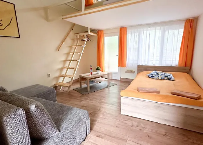 Lakeside Apartmanhaz *